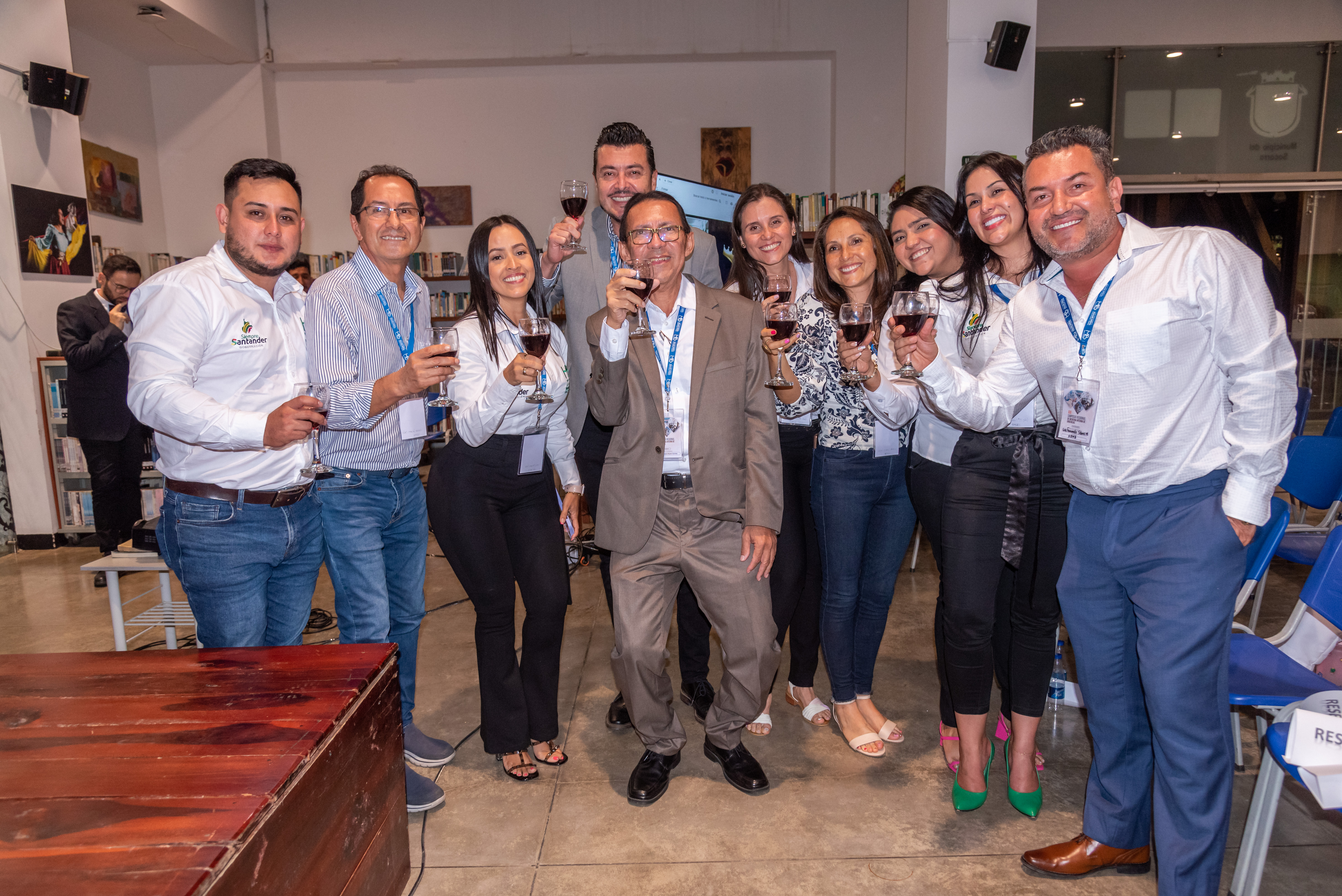 personal participante en simposio de medicina interna hmb